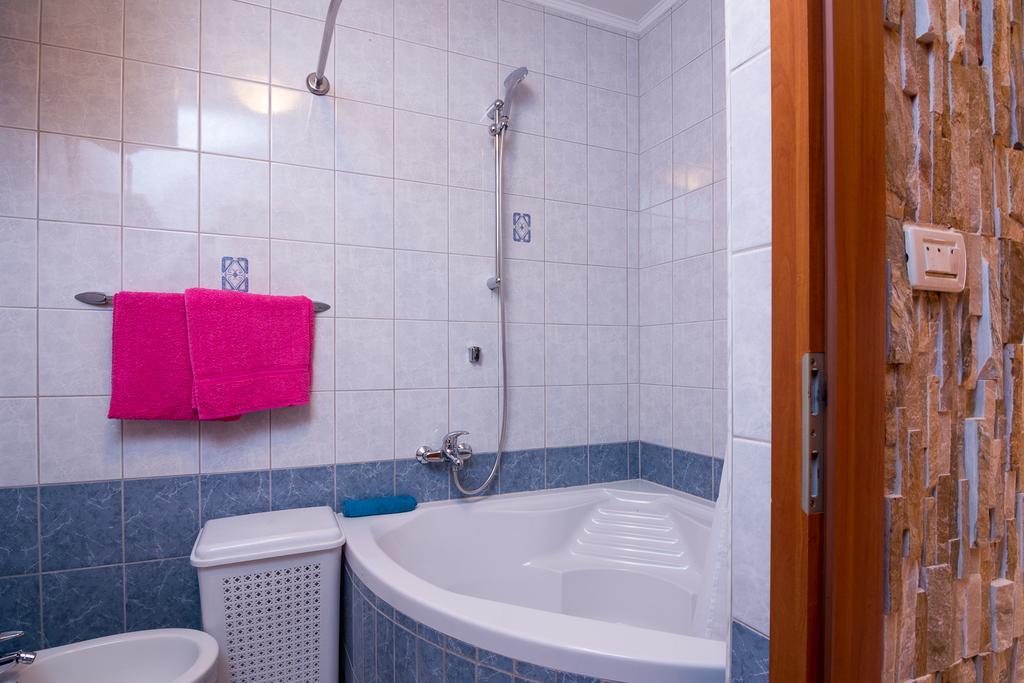 Apartments Marina Trogir Bagian luar foto