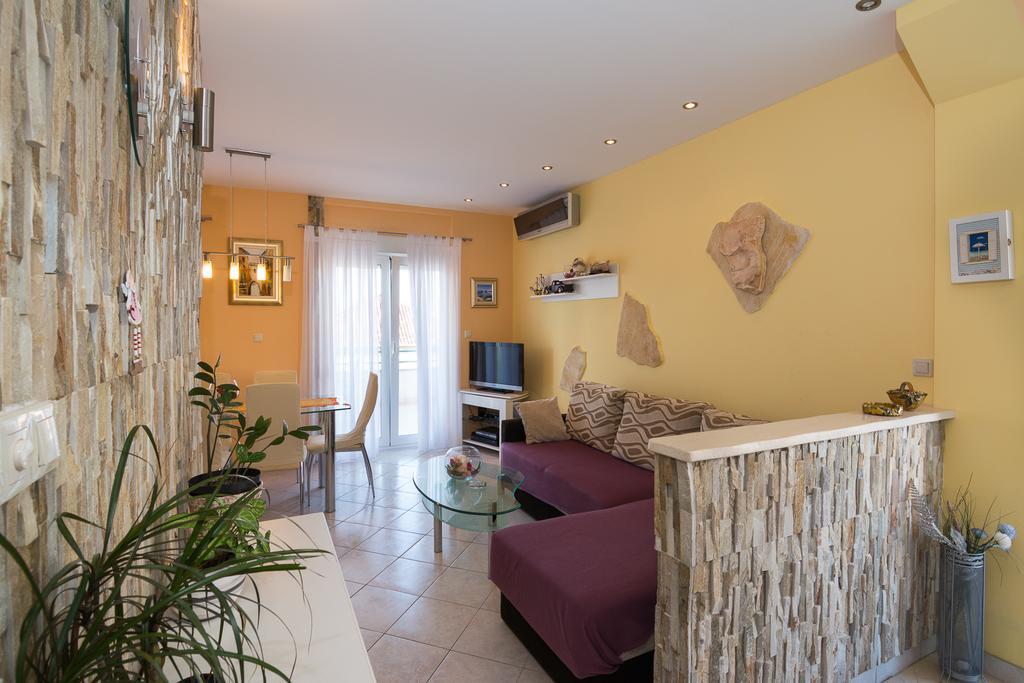 Apartments Marina Trogir Bagian luar foto