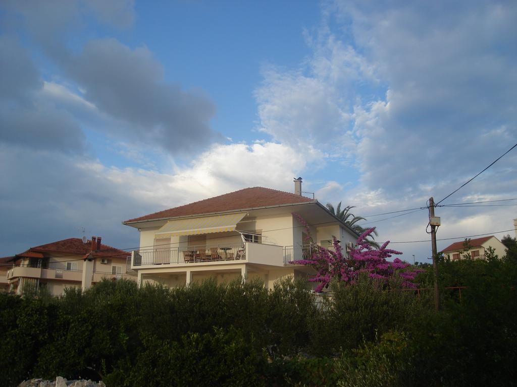 Apartments Marina Trogir Bagian luar foto