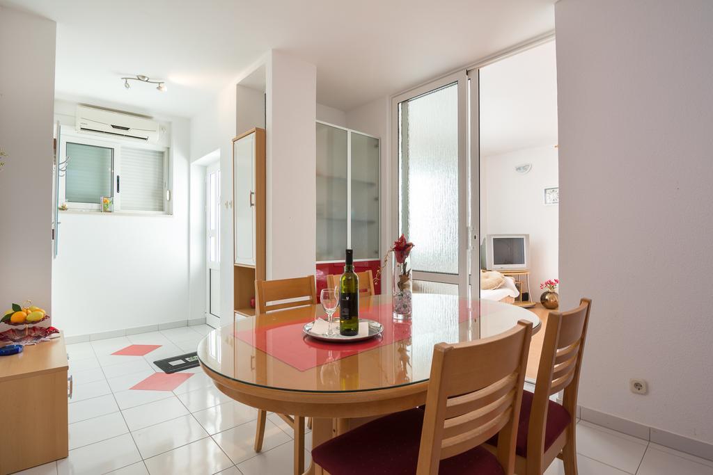 Apartments Marina Trogir Bagian luar foto