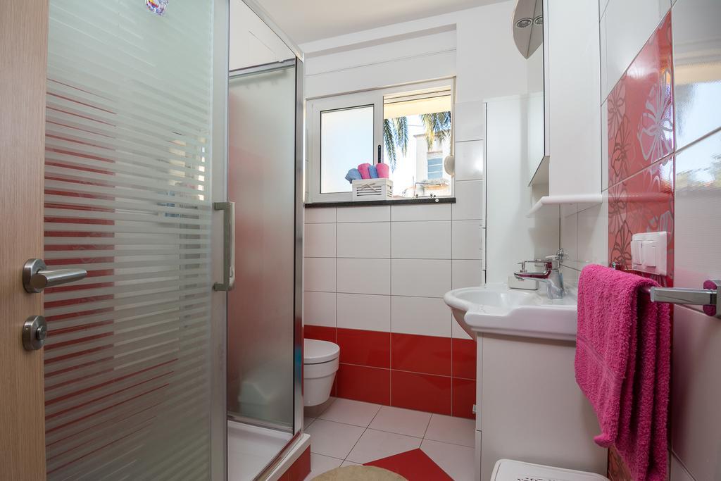 Apartments Marina Trogir Bagian luar foto