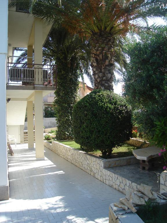 Apartments Marina Trogir Bagian luar foto