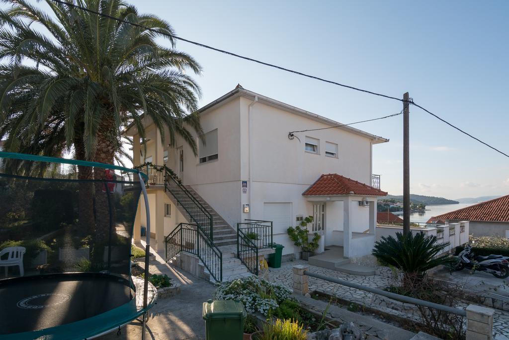 Apartments Marina Trogir Bagian luar foto