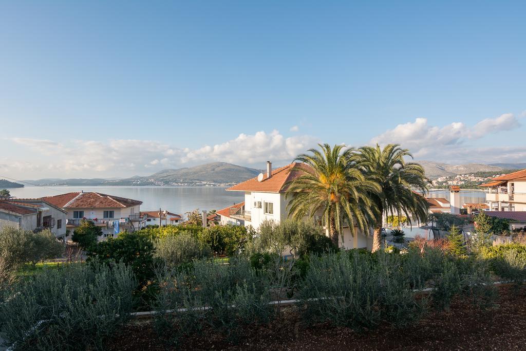 Apartments Marina Trogir Bagian luar foto